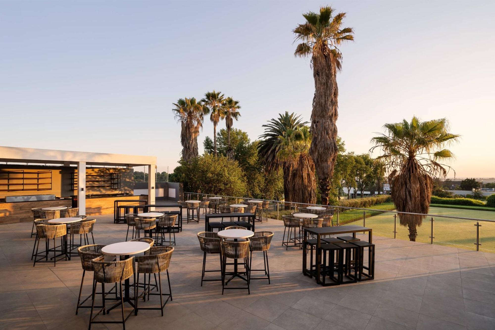 Protea Hotel By Marriott Johannesburg Wanderers Eksteriør billede