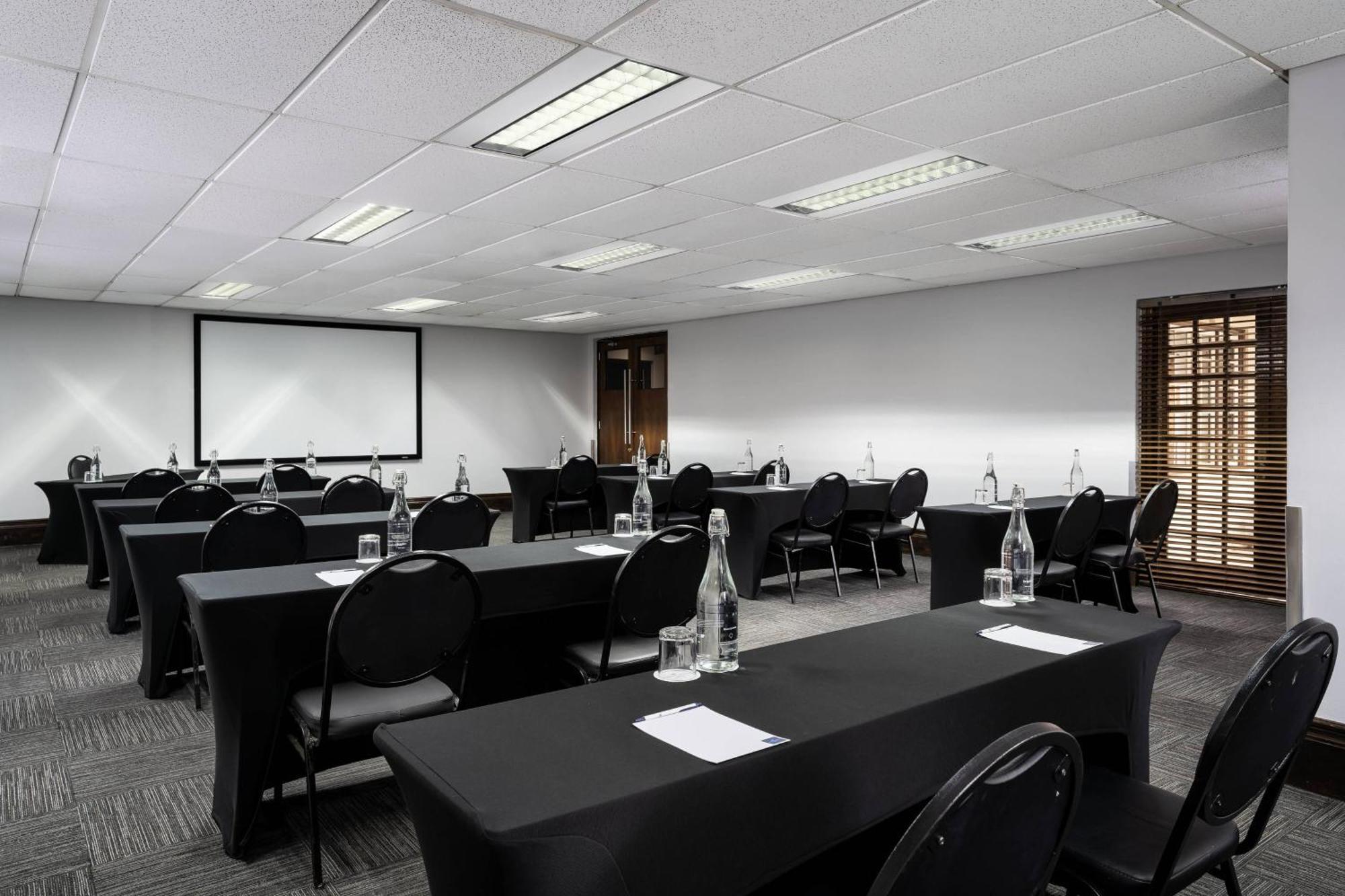 Protea Hotel By Marriott Johannesburg Wanderers Eksteriør billede