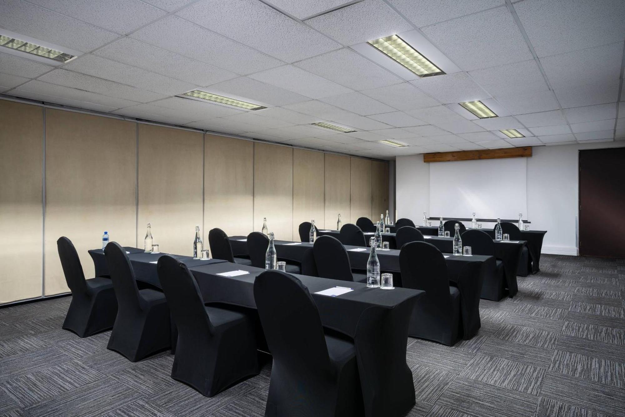 Protea Hotel By Marriott Johannesburg Wanderers Eksteriør billede
