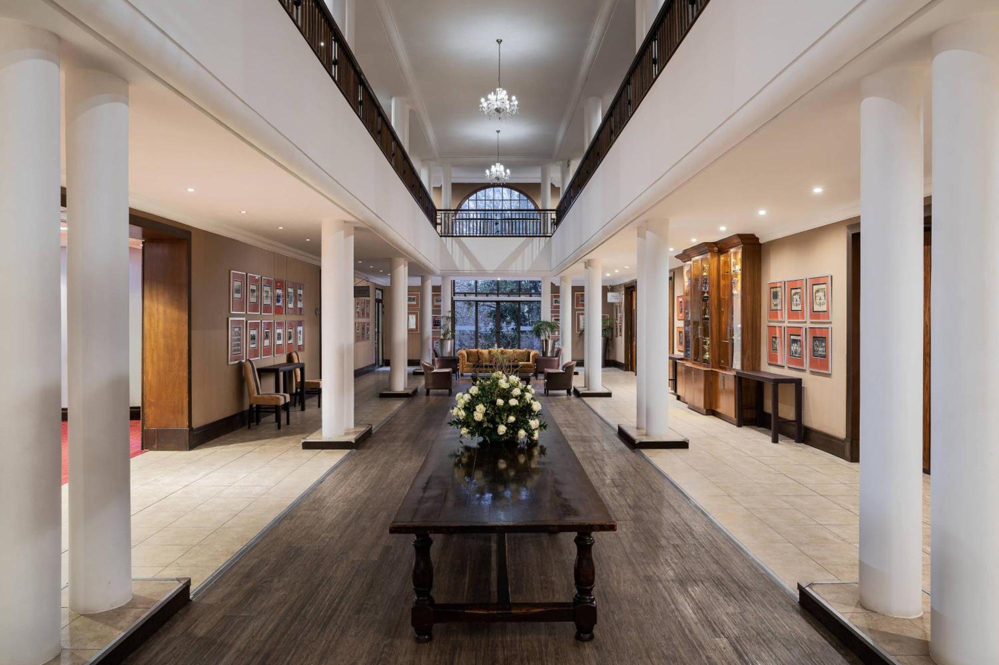 Protea Hotel By Marriott Johannesburg Wanderers Eksteriør billede