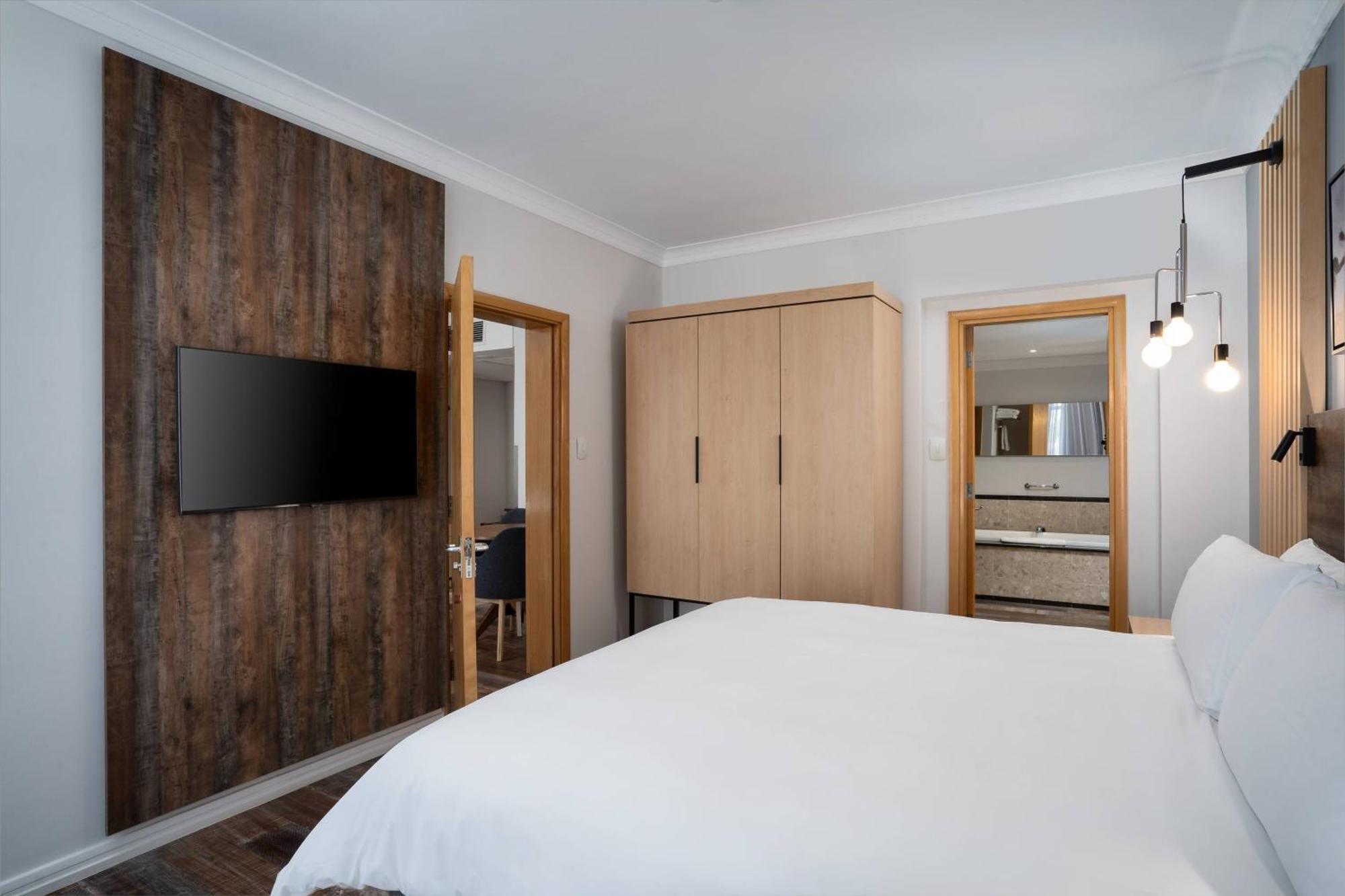 Protea Hotel By Marriott Johannesburg Wanderers Eksteriør billede
